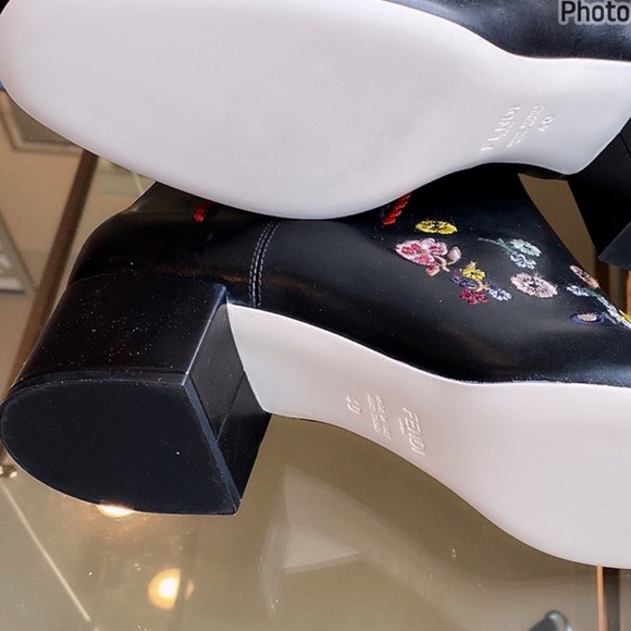 Authentic FENDI booties - Picture 4 of 16